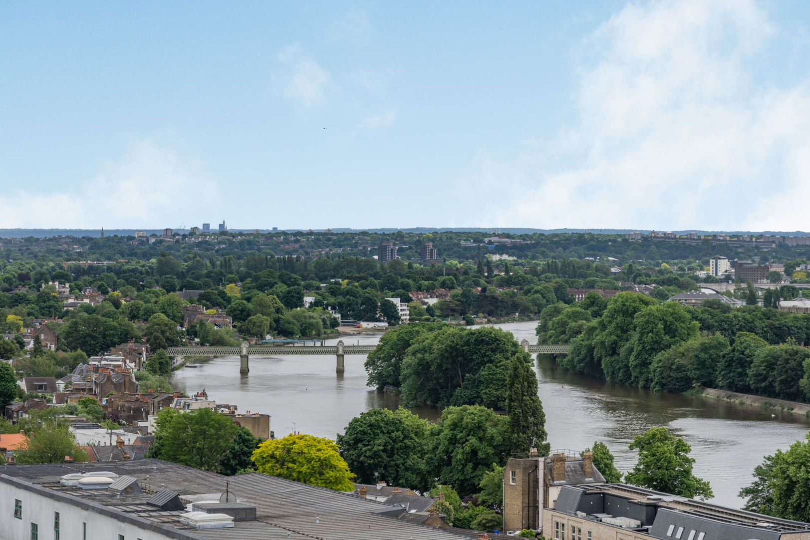 Apo Kew Bridge