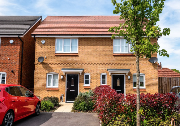 3 Bedroom Home - Ellesmere - Image 2