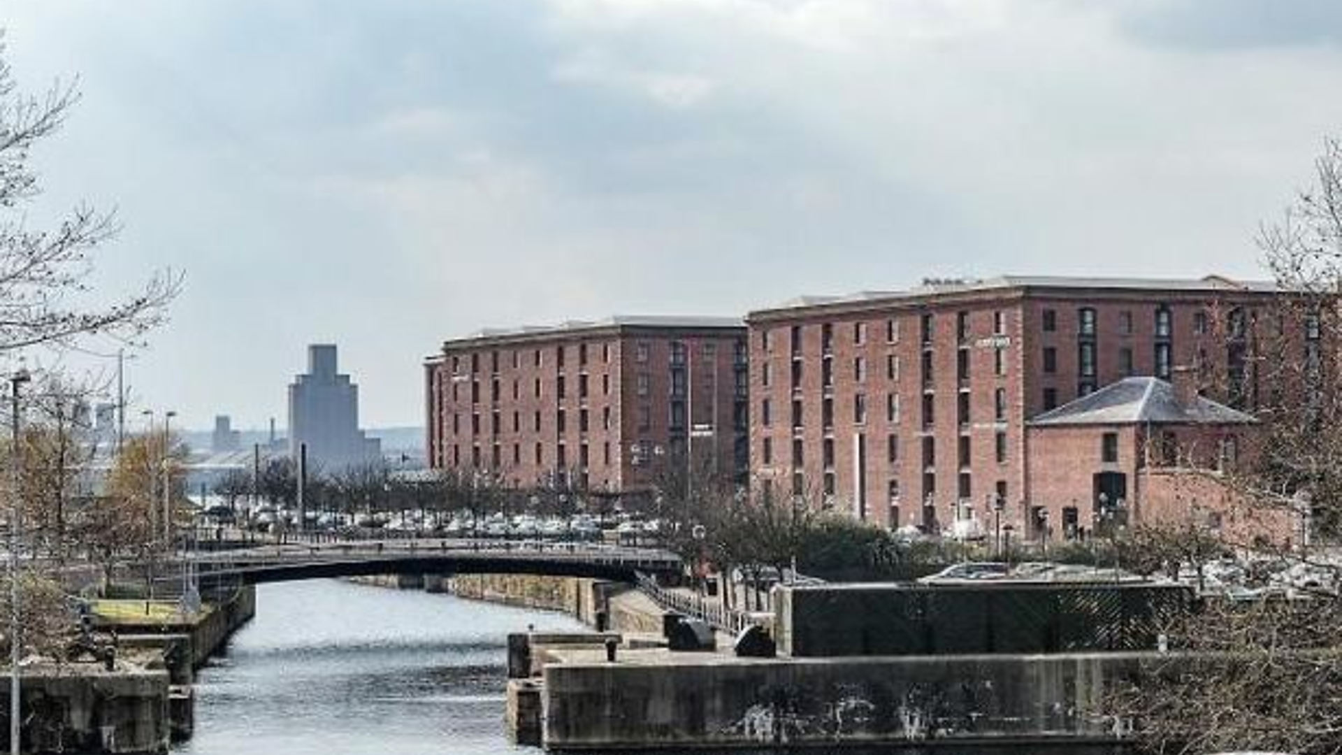 The Cargo Building