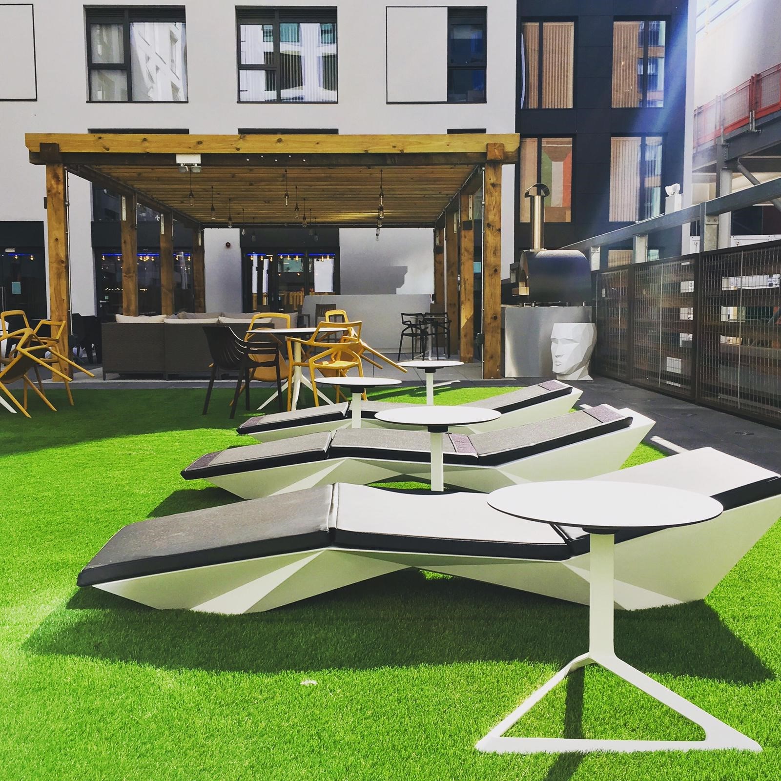 Apartments to Rent by Touchstone Resi in The Forum, Birmingham, B5, courtyard terrace