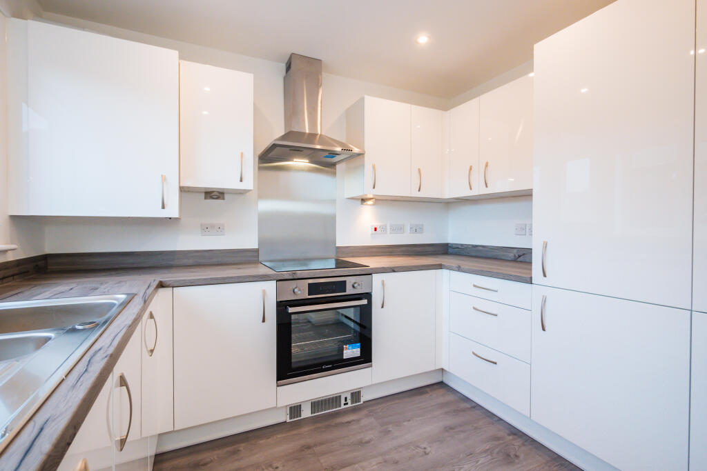 1 Bedroom Apartment - Image 1