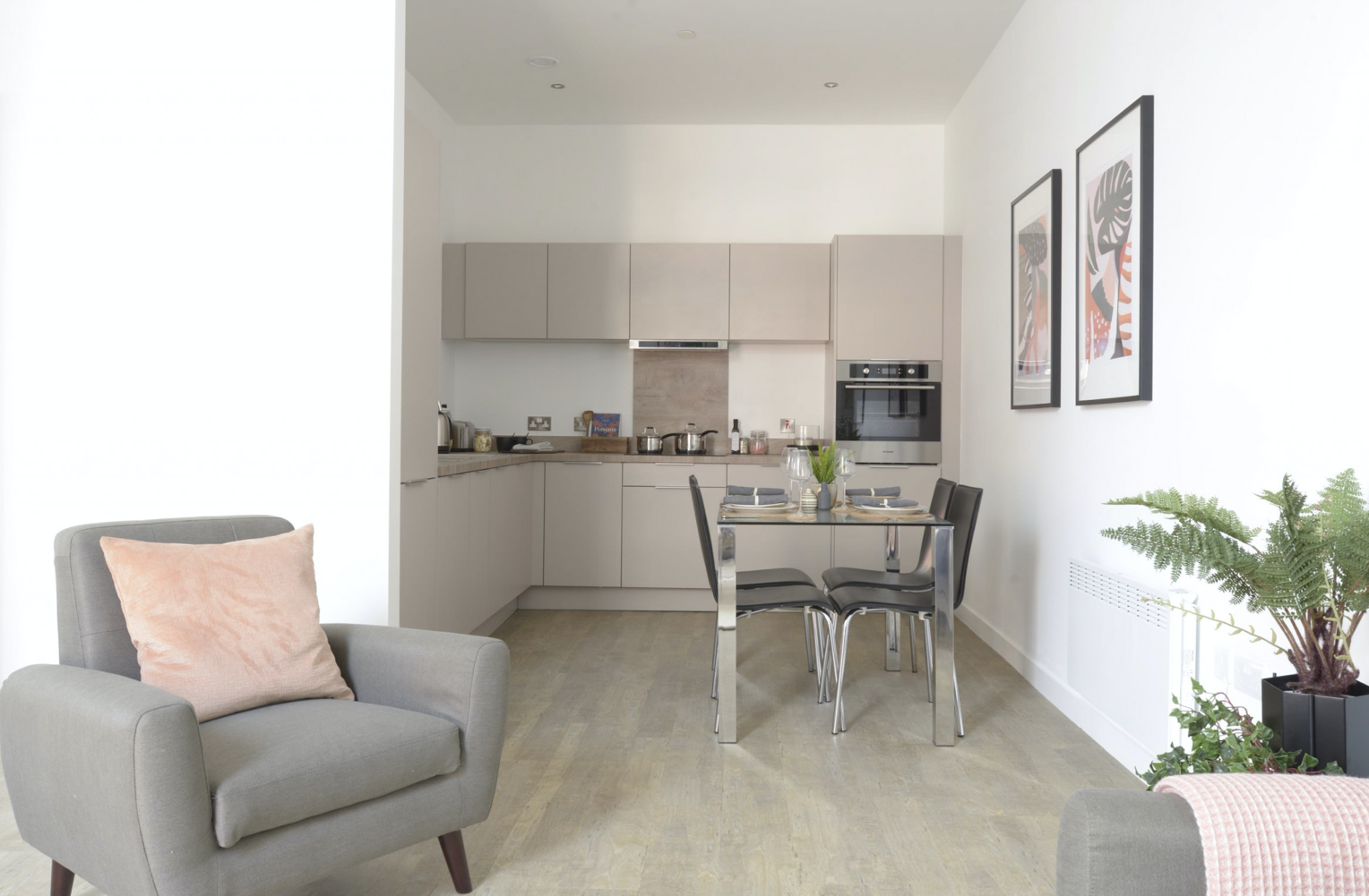 Studio Apartment - Image 1