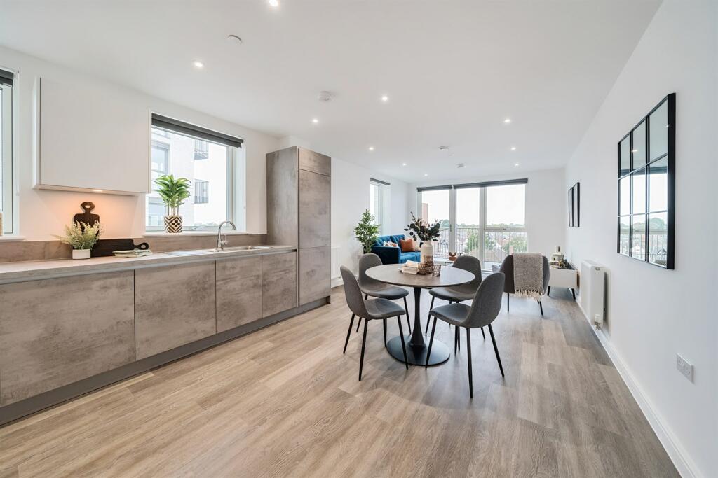 1 Bedroom Apartment - Image 1