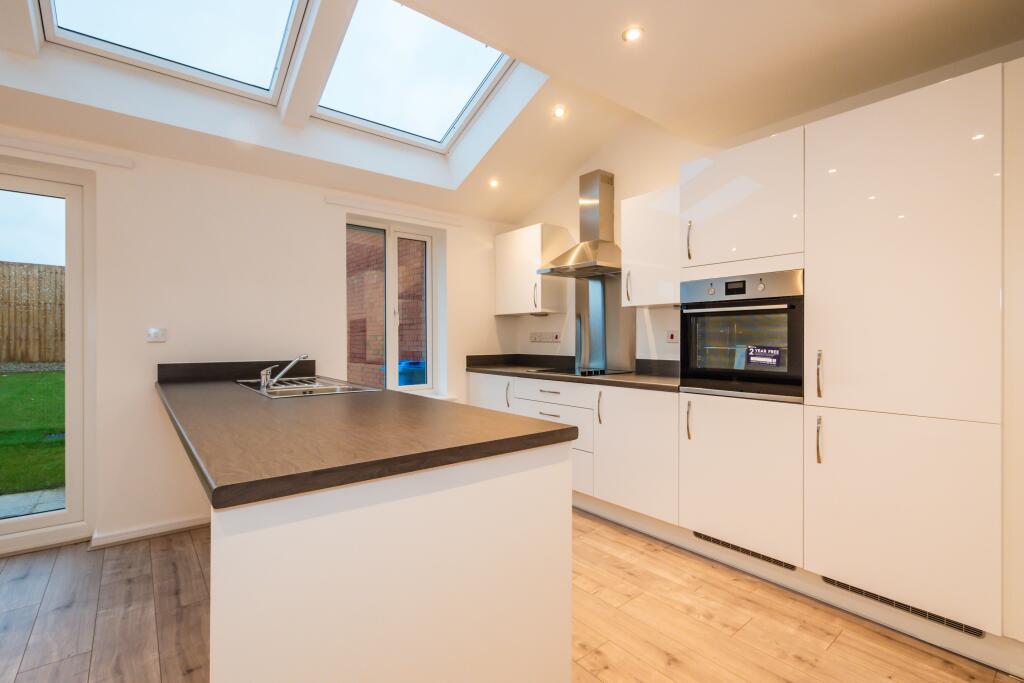4 Bedroom Apartment - Image 1