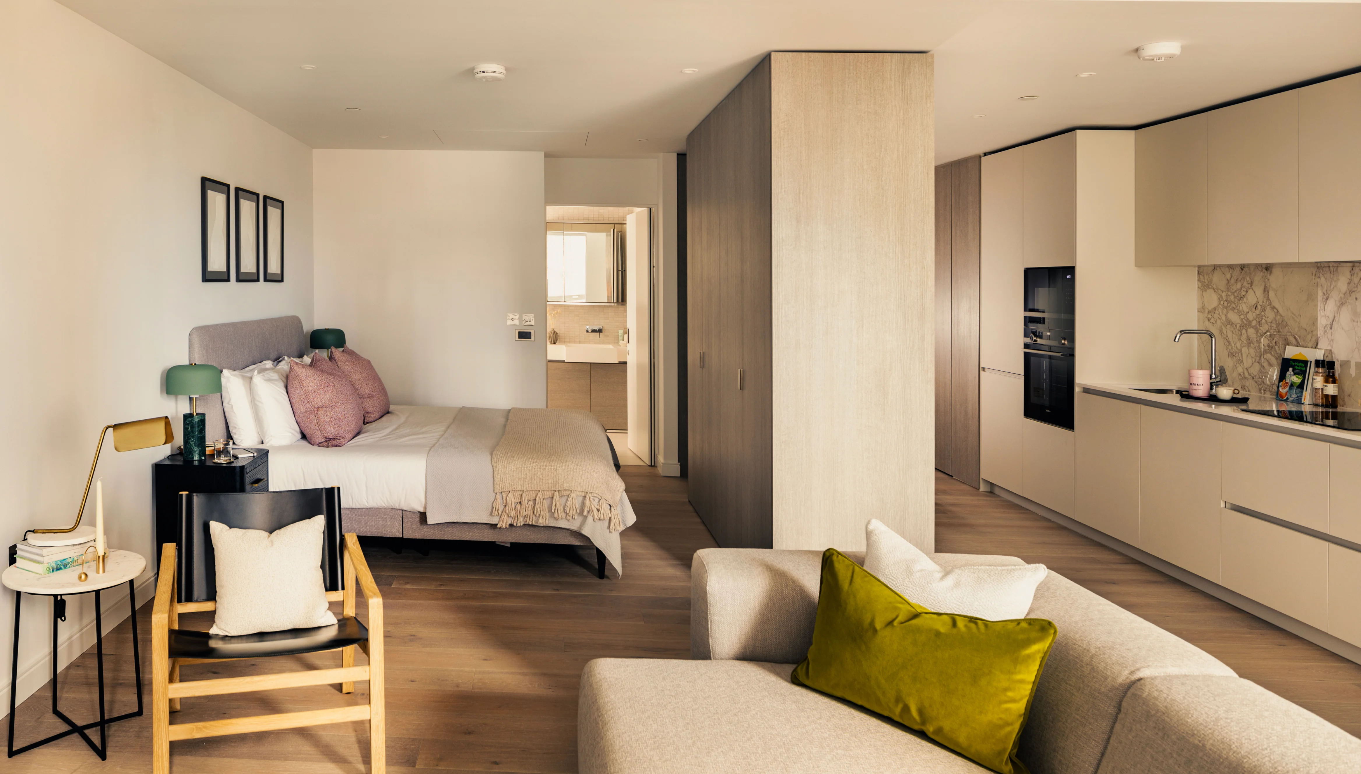 Studio Apartment - Image 1