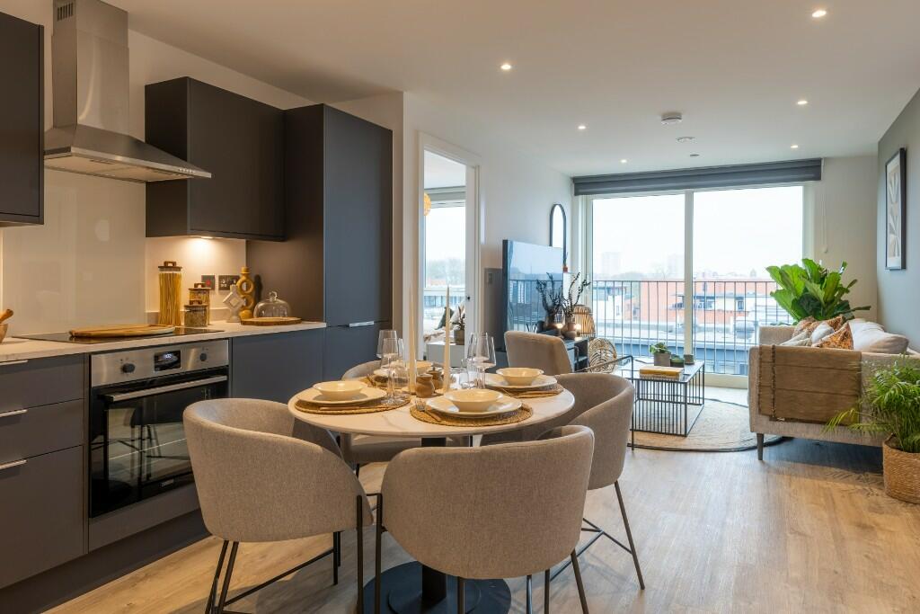 2 Bedroom Apartment - Image 1