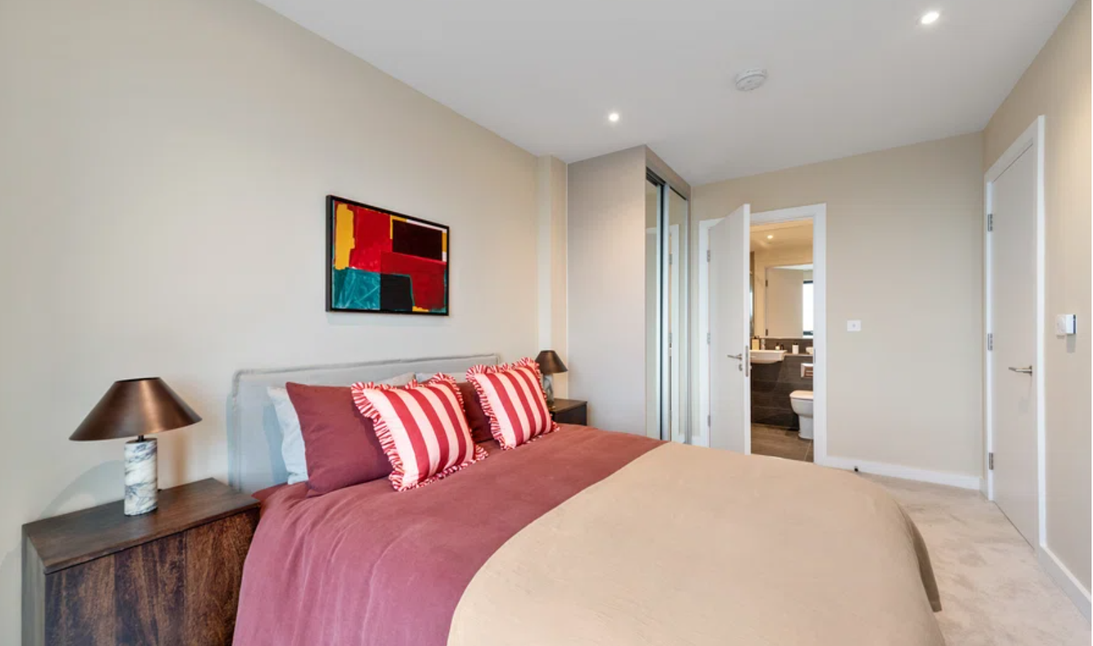 2 Bedroom Apartment - Unit 2206 - Image 1
