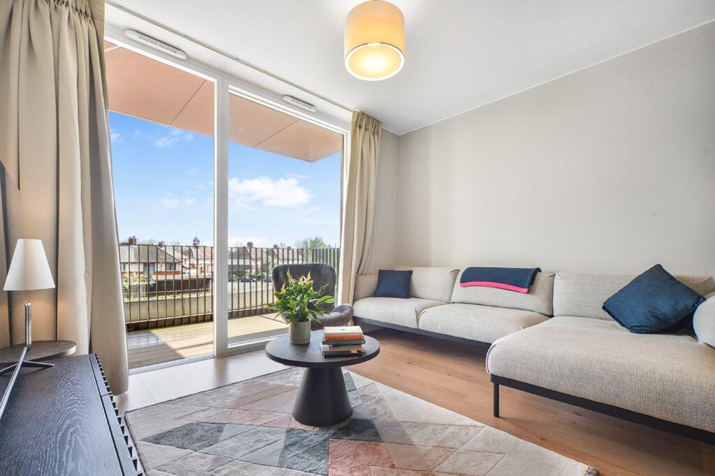 1 Bedroom Apartment - Image 1