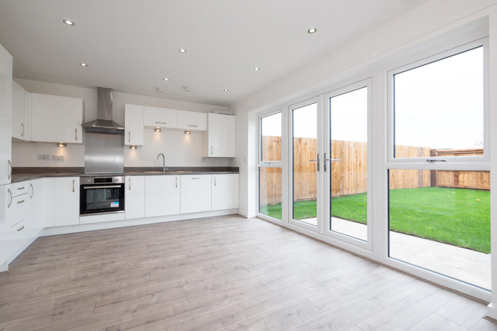 3 Bedroom Apartment - Image 1