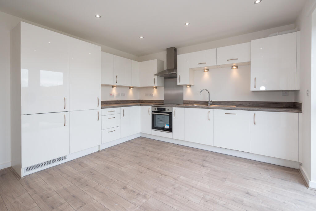 3 Bedroom Apartment - Image 1