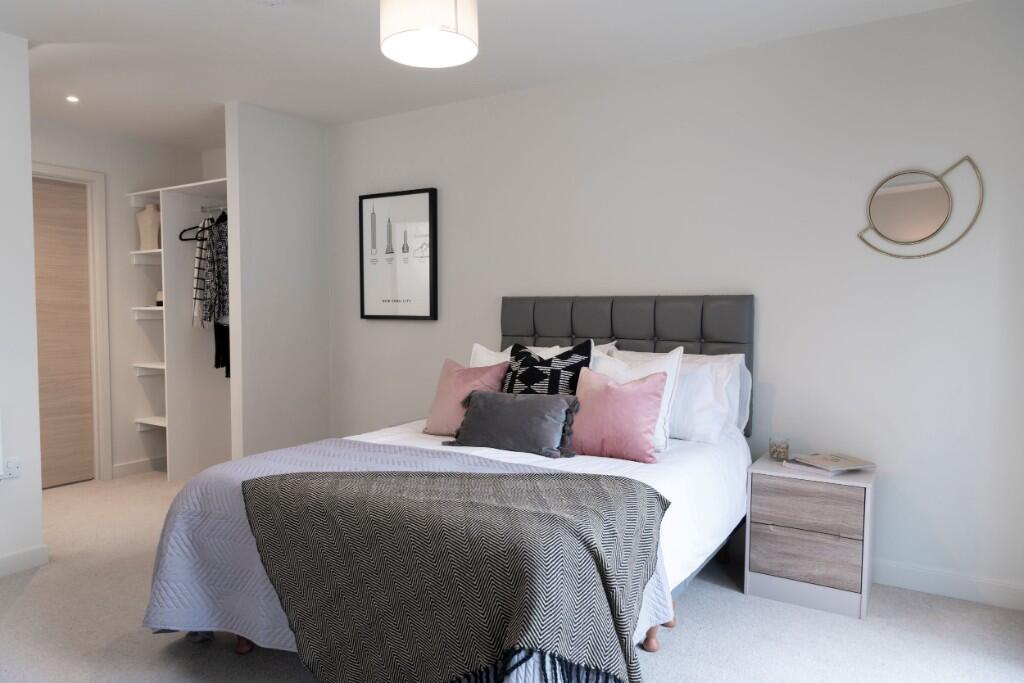 1 Bedroom Apartment - Image 1