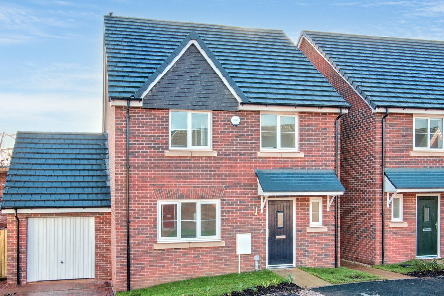 4 Bedroom Apartment - Image 1