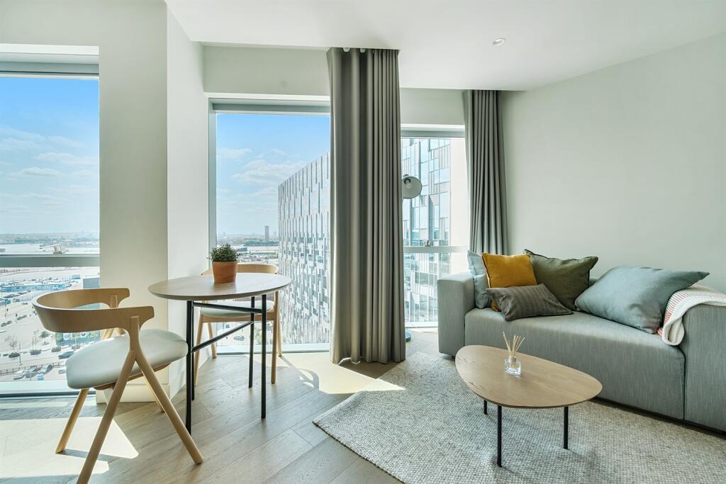 Studio Apartment - Image 1