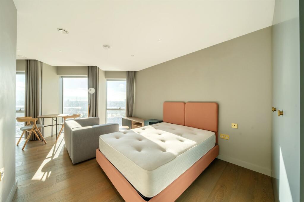 Studio Apartment - Image 1