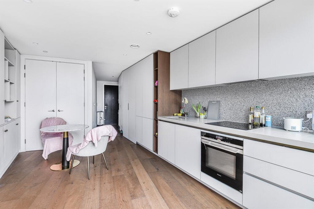 Studio Apartment - Image 1