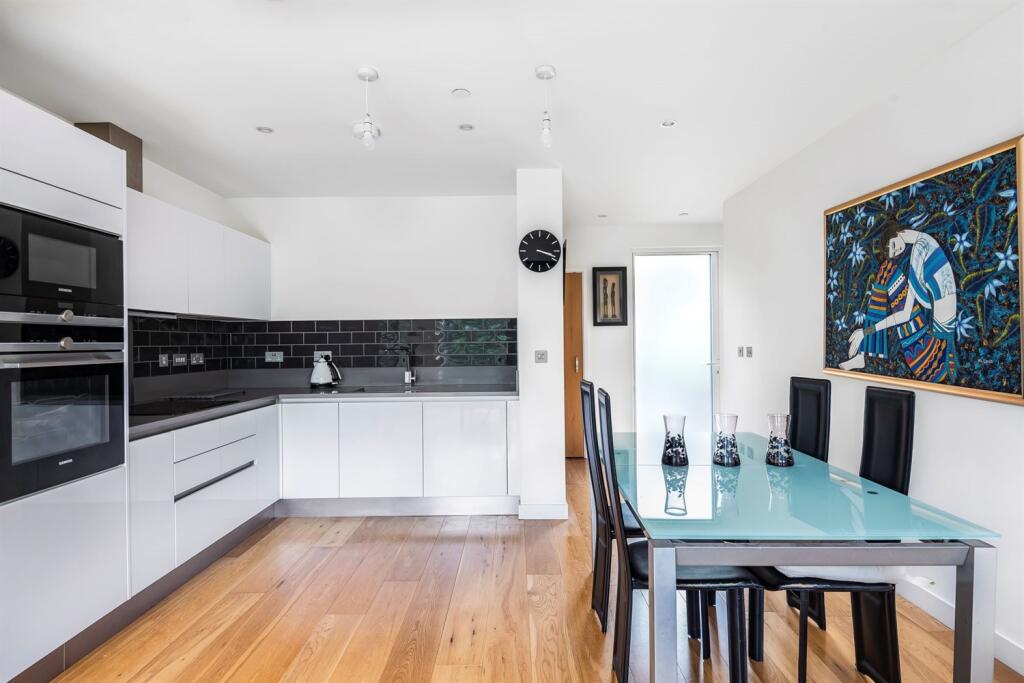 3 Bedroom Apartment - Image 1