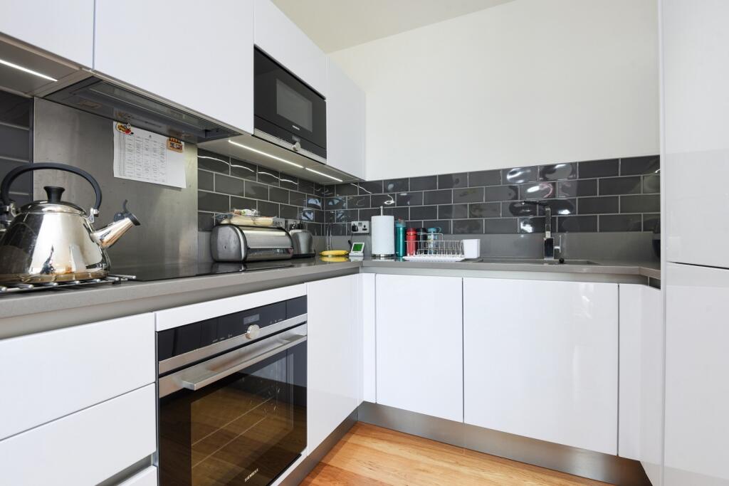 2 Bedroom Apartment - Image 1